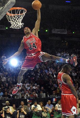 给他插上了 给他插上了